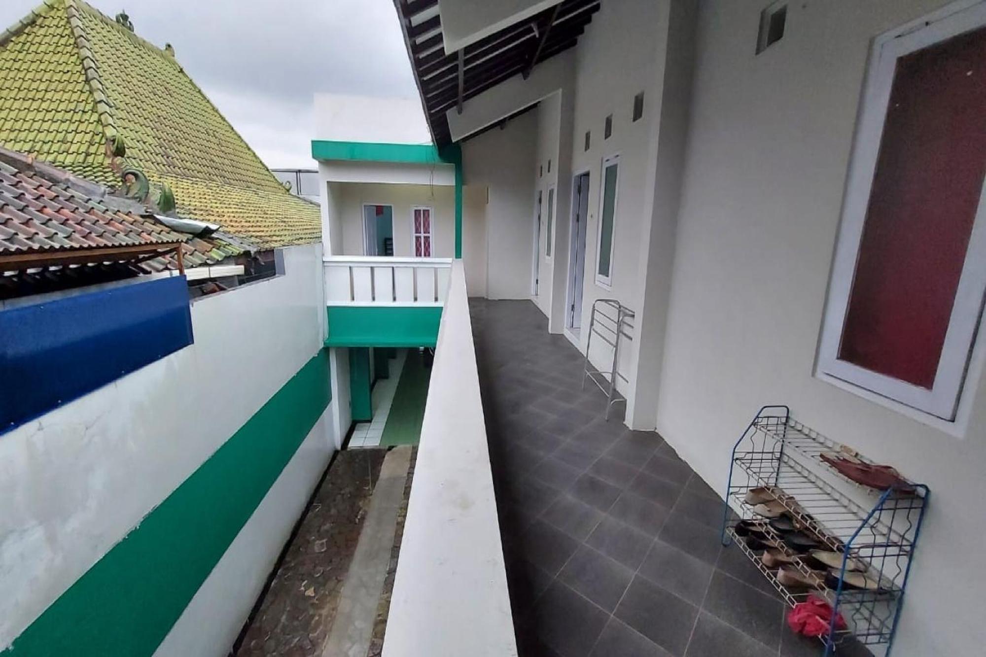 Hotel Oyo 90766 Gardenia Boarding House Purwokerto Exterior foto